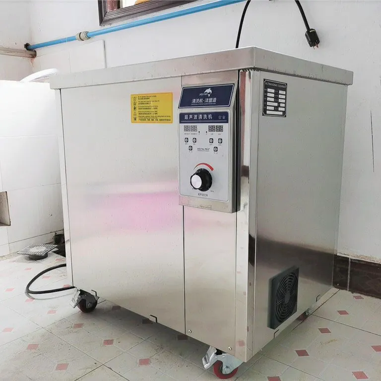 7.5mm 384*288-17um Athermal Lens Focal Length 1.0 8-12um 90% 3.4mm Fixed Focus Ar Infrared Imaging Uncooled Detector Thermal Imager Athermal Lens